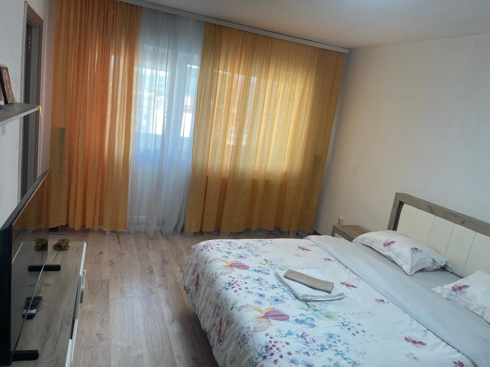 Maria Central Studio Ramnicu Valcea Luaran gambar